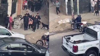 Detuvieron a un ladrón tras una persecución y vecinos atacaron a piedrazos a la Policía Detuvieron a un ladrón tras una persecución y vecinos atacaron a piedrazos a la Policía