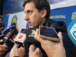 Diego Milito, en la conferencia de prensa tras la eliminación de Racing ante Rosario Central. Diego Milito, en la conferencia de prensa tras la eliminación de Racing ante Rosario Central.