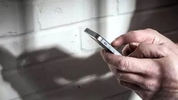 fin de los celulares en las carceles: el gobierno autoriza el bloqueo total en todo el pais