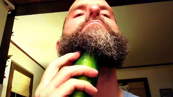 insolito: una barba magica vuelve loco a su dueno insolito: una barba magica vuelve loco a su dueno