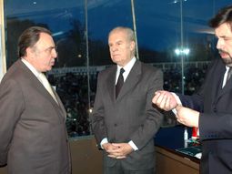 Marcelo Araujo y Julio Ricardo en la primera transmisión de Fútbol Para Todos Marcelo Araujo y Julio Ricardo en la primera transmisión de Fútbol Para Todos