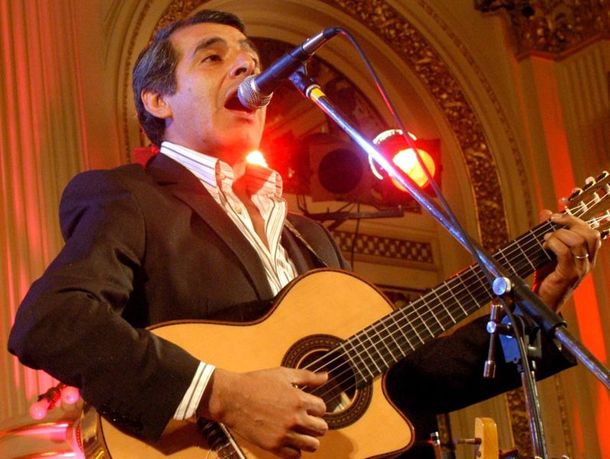 798px-Peteco_Carabajal_-_Argentina_-_En_Casa_Rosada_-_5AGO05_-presidenciagovar_(2)