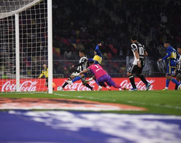 El mal cálculo de Chiquito Romero en el gol de Central Córdoba