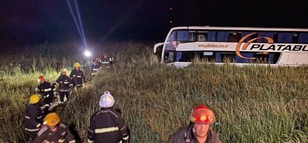 Trágico accidente en Ruta 2: al menos un muerto y 14 heridos tras el despiste de un micro