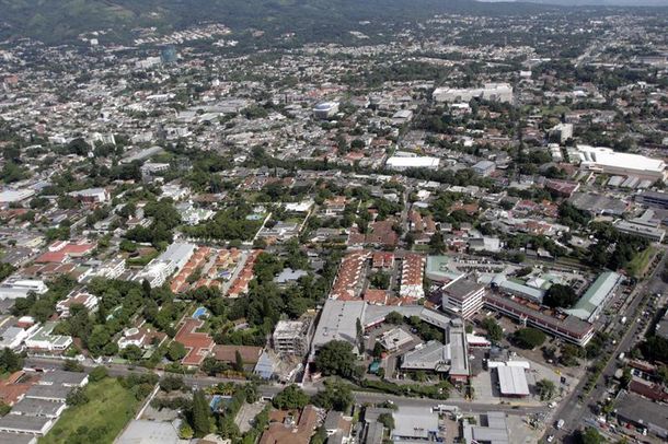 Alarma en Guatemala y El Salvador por un fuerte terremoto