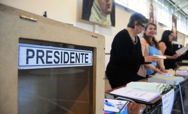 Inicio de las elecciones en Chile (latercera.com).