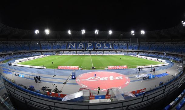 Horror en Italia: encontraron el cadáver de un hombre en la cancha del Napoli
