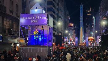 Fiesta por el Obelisco: más de 200 mil personas celebraron sus 90 años Fiesta por el Obelisco: más de 200 mil personas celebraron sus 90 años
