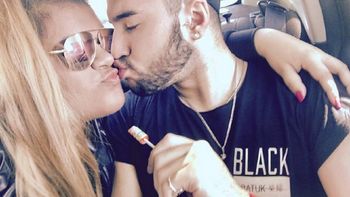Romántico beso y mensajes entre Morena Rial y su novio. Romántico beso y mensajes entre Morena Rial y su novio.
