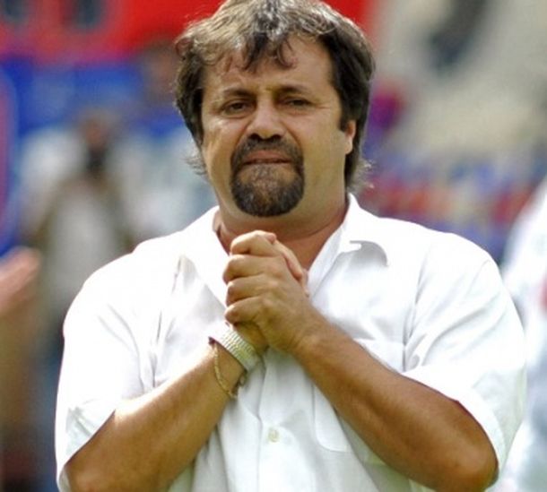 Me soplaron a todos los jugadores que quería, se quejó Caruso