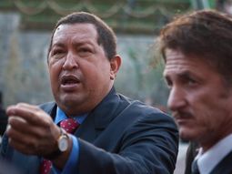 Hugo Chávez junto a Sean Penn