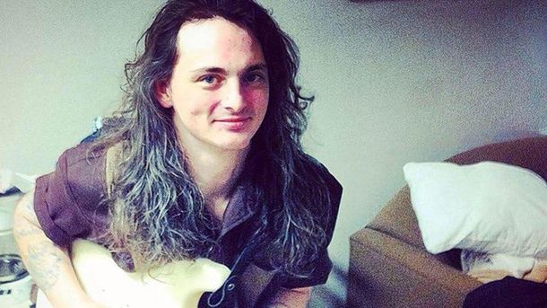 Se bañó en kerosene y se encendió fuego