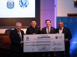 Jorge Amor Ameal y Juan Román Riquelme estuvieron presentes en el evento. Jorge Amor Ameal y Juan Román Riquelme estuvieron presentes en el evento.