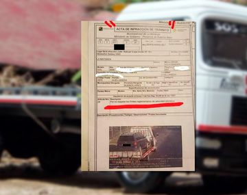 Insólito: su auto iba arriba de un camión y le llegó una multa