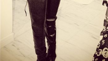 las botas de esta cantante pasaron desapercibidas las botas de esta cantante pasaron desapercibidas