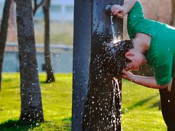 No se soporta más: ¿hasta cuándo seguirá el intenso calor en la Ciudad?