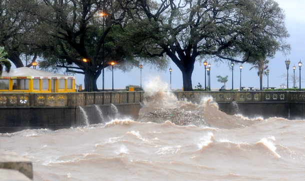 Alerta por la crecida del Río de la Plata por una sudestada