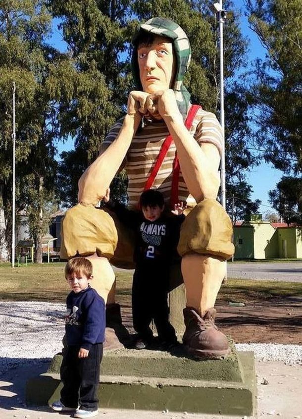 Un monumento al Chavo generó polémica en Córdoba