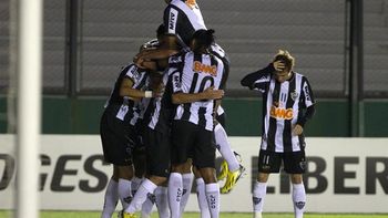 paliza: atletico mineiro se floreo ante arsenal en sarandi paliza: atletico mineiro se floreo ante arsenal en sarandi