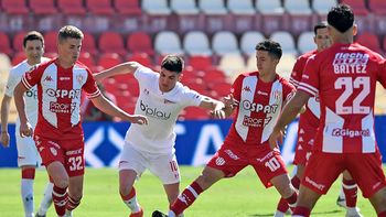 Estudiantes y Unión chocan en La Plata por la Liga Profesional. Estudiantes y Unión chocan en La Plata por la Liga Profesional.