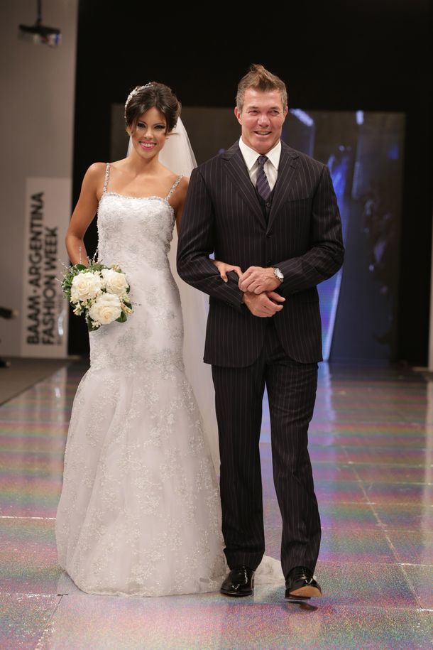 ¡Qué pinta Doctor!: El debut de Fernando Burlando como modelo de pasarela