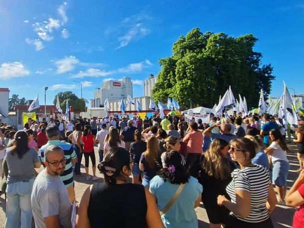 Trabajadores de Lácteos Verónica denuncian vaciamiento y salarios recortados