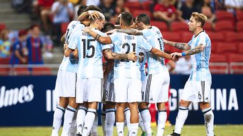 El festejo de los hombres de Sampaoli en el estadio Nacional de Singapur El festejo de los hombres de Sampaoli en el estadio Nacional de Singapur