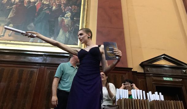 Leandra estudia medicina y sueña con ser cirujana plástica