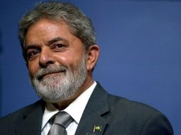 Lula defiende a Rousseff y recuerda que fue reelegida en octubre