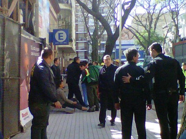 Un nuevo derrumbe en la Ciudad deja a tres obreros heridos