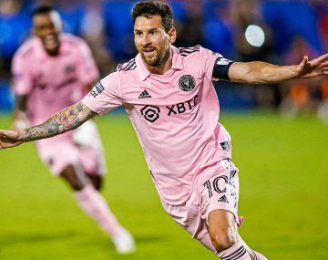 Imparable: el golazo de Messi de tiro libre para el empate agónico