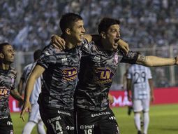 Sosa marcó el primero de Huracán a los 40 segundos del primer tiempo Sosa marcó el primero de Huracán a los 40 segundos del primer tiempo