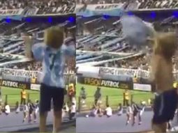 el alocado festejo de un nene de racing que emociona al mundo del futbol el alocado festejo de un nene de racing que emociona al mundo del futbol