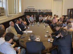 scioli y los diputados del fpv volvieron a criticar las designaciones en la corte scioli y los diputados del fpv volvieron a criticar las designaciones en la corte