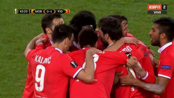 La celebración de la Fiorentina tras el tiro libre de Bernardeschi La celebración de la Fiorentina tras el tiro libre de Bernardeschi