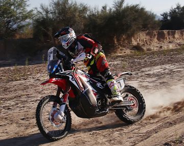 Otra gran actuación de Benavides en el Dakar 2016