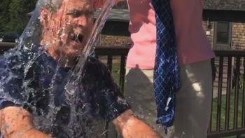 un ex presidente de ee.uu. se sumo al desafio del agua helada: mira el video un ex presidente de ee.uu. se sumo al desafio del agua helada: mira el video