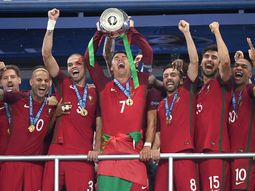 sin su estrella, portugal silencio paris y es el campeon de la eurocopa sin su estrella, portugal silencio paris y es el campeon de la eurocopa