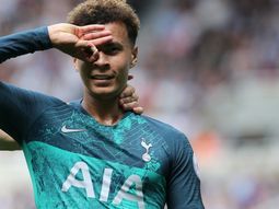 ¡Imposible! Dele Alli evolucionó su famoso desafío viral y lo complicó más