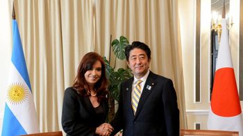 La presidente y el primer ministro japonés en la reunión del G20 La presidente y el primer ministro japonés en la reunión del G20