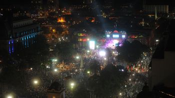 multitudinario festival en plaza de mayo por la democracia multitudinario festival en plaza de mayo por la democracia