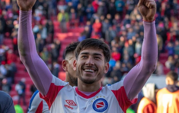 Vega presiona para llegar a River: el mensaje directo a Gallardo