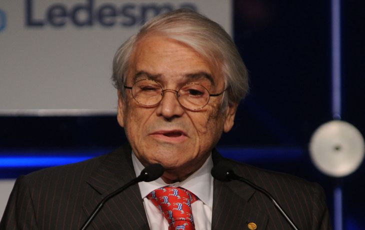 Héctor Méndez continuará por un tiempo más al frente de la UIA