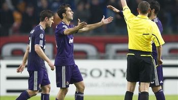 Alonso expulsado Alonso expulsado