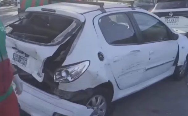 Choque múltiple en la Avenida Costanera dejó al menos 5 heridos