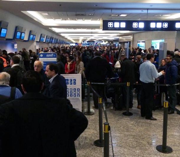 Aerolíneas consideró que el paro es intempestivo, desproporcionado e irrazonable