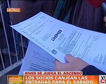 Hinchas hacen colas y trámites por una entrada