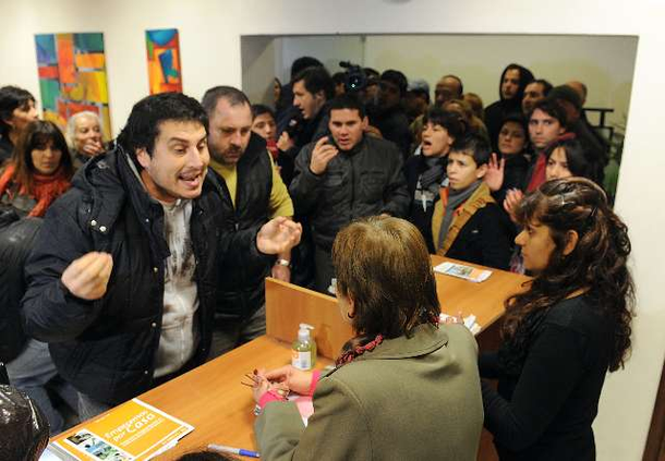 Vecinos pidieron la renuncia de la intendenta Fassi