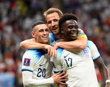 Inglaterra goleó a Senegal y se metió en cuartos