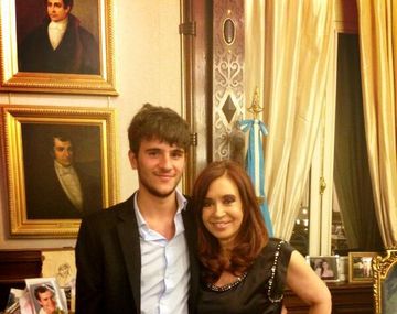 Cristina Kirchner junto a Pedro Robledo, un joven agredido por su elección sexual